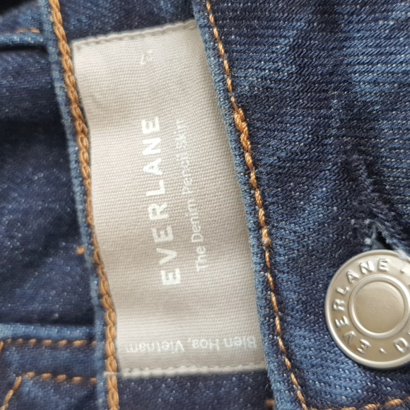 Everlane Denim Pencil Skirt Blue Dark Wash Button Front Size 27 (S) - Picture 12 of 12